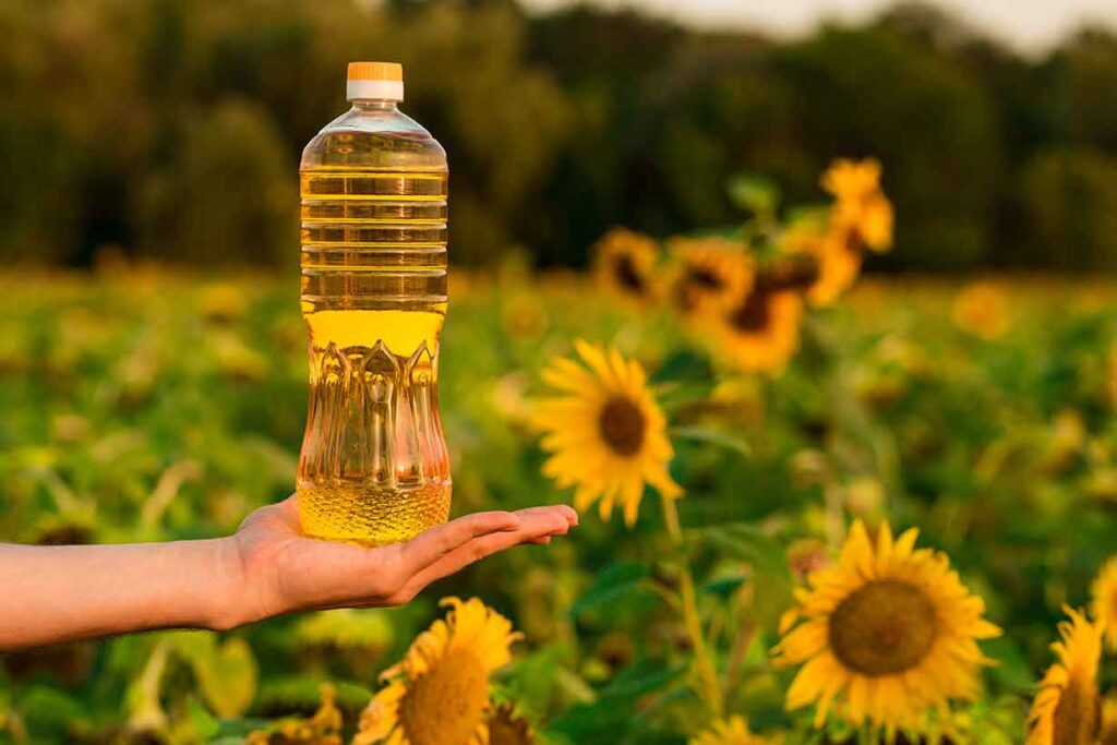 leos edible oil 1024x683